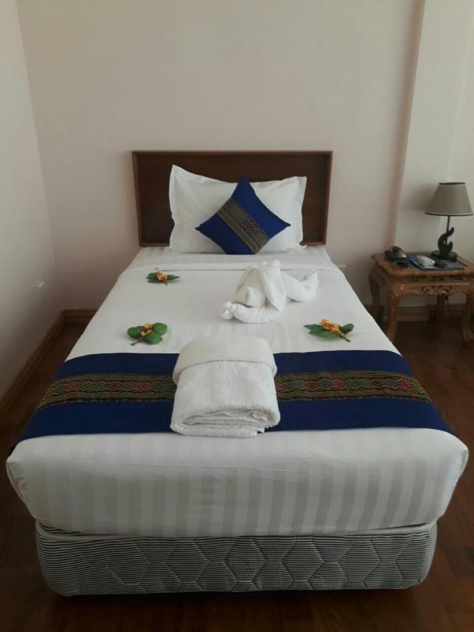 Famous Hotel Лойко Экстерьер фото
