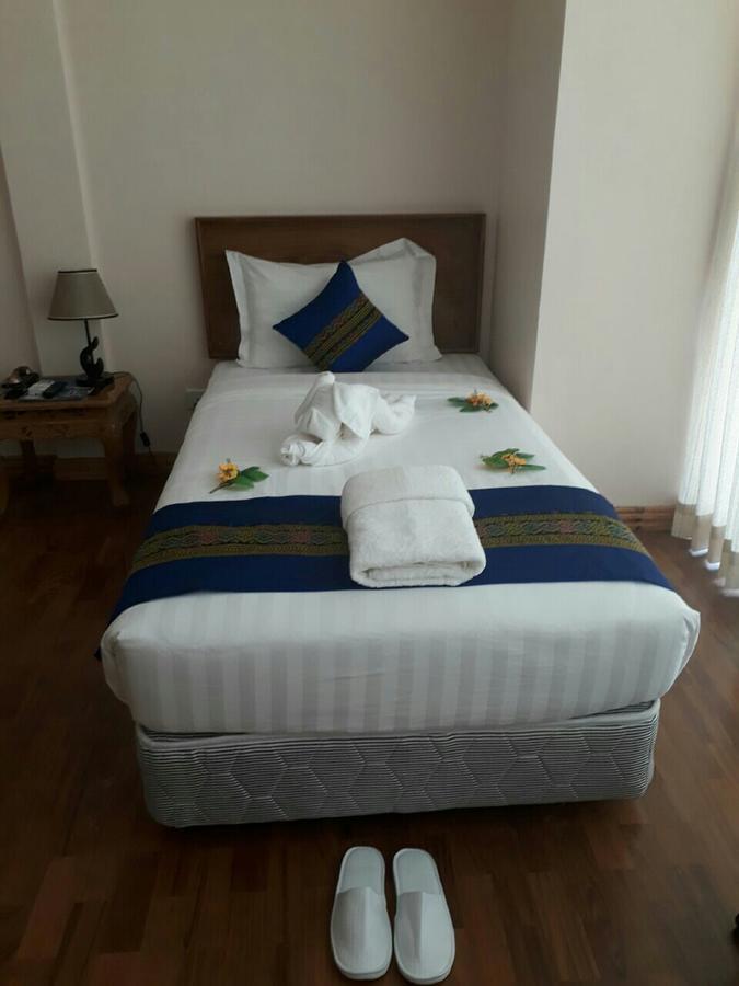 Famous Hotel Лойко Экстерьер фото
